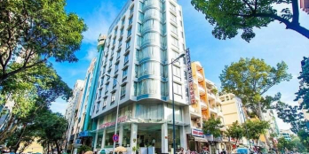 Bán khách sạn 3 sao Góc 2 MT 247-249 Lý Tự Trọng - Lê Anh Xuân - P.Bến Thành Q1,