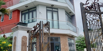 Cần bán nhà 2 mặt tiền đường số 3. Phù hợp làm văn phòng và quán cà phê.