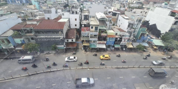 NHÀ MẶT TIỀN NGUYỄN VĂN CỪ ĐANG KINH DOANH