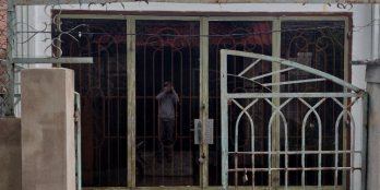 Bán nhà đi nước ngoài DT 130m2 Hẻm nhà thờ Chợ Cầu