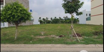 CẦN VỐN BÁN 2 NỀN NHÀ THỔ CƯ (300M2-MT CHỢ-GIÁ 480TR), GẦN Q.LỘ 13, DÂN CƯ ĐÔNG