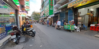 Quận 3 Nguyễn Đình Chiểu 4 Tầng Sân thượng