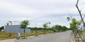 Cần bán lô đât FPT Nằm trê trục đường 26m Cực Đẹp Rẻ hơn thi trường 300 triệu