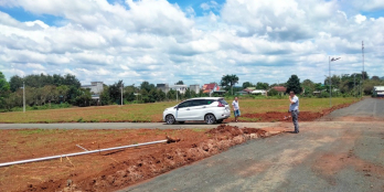 CHỦ SANG GẤP LÔ ĐẤT 2000M2 ĐƯỜNG NHỰA THÔNG CHỢ, NGAY UBND