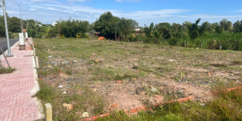 Trả nợ ngân hàng nên cần ra lô đất 100m2 cách tỉnh lộ 8 2km giá 1,9 tỉ