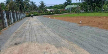 cần bán gấp lô đất thổ cư mặt tiền đường nhựa.