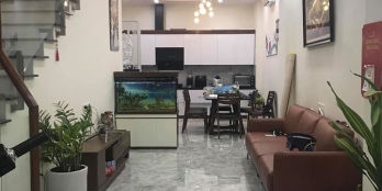 Bán nhà ngõ 445 Nguyễn Khang, diện tích 35m2, xây 4 tầng, giá 3.x tỷ