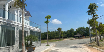 cần bán lô đất thổ cư 110m2 mặt tiền nhựa 7m , cạnh chợ