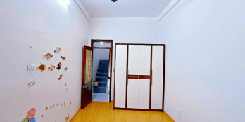 Chính chủ bán nhà Quận Đống Đa, ngõ phố Hào Nam, 30m2 giá 4,45 tỷ