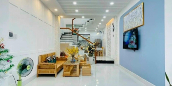 Chính chủ bán căn nhà 1 trệt 1 lầu 2WC SHR 100% thổ cư gần chợ Xuân Thới Thượng