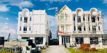 Đầu tư 2 năm Long Cang Riverpark nay gia đình khách có việc bán CẮT LỔ,102m2,SHR