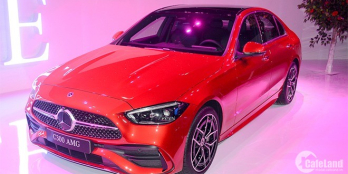 Lăn bánh xe Mercedes C200 2022 cùng nhà phố Bcons Plaza