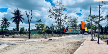 Anh khách dễ thương Đồng Nai bán lô đất MT đường QL 50 Quy Đức BC LA 300m2 SHR