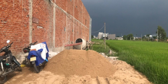 Bám gấp 2725m2, 300 thổ cư, đường bê tông tới đất