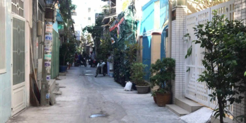 Giáp Quận 1 và  Q5 nhà đẹp giá chỉ 4 tỷ nhỉnh