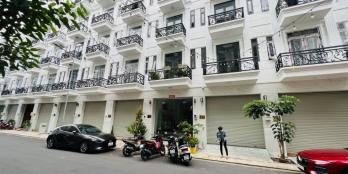 Nhà 5 tầng, Versatile Home có thang máy sổ riêng MTKD Thoại Ngọc Hầu, DT 8x16m