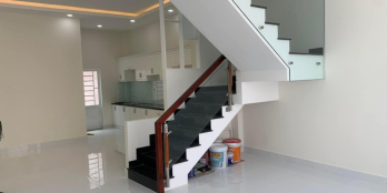 Cần tiền bán gấp nhà mới xây xong diện tích 48m2-1 trệt 2 lầu-Giá 3,6 tỷ- SHR