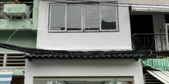 Mặt tiền Nguyễn Đình Chính, xe hơi vào nhà, nhà mới vào ở ngay!