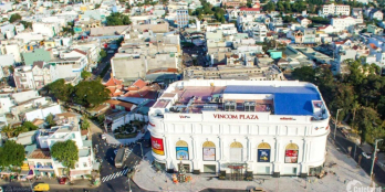 Lô Góc MegaCity KonTum đường Hùng Vương đi thẳng đến Vincom,Trường học giá 900Tr