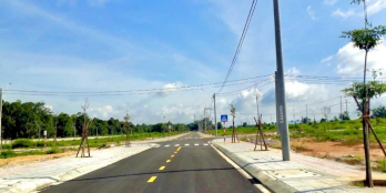 Tôi chính chủ bán lô 180m2 mặt tiền Hùng Vương MegaCity KonTum giá 650 triệu