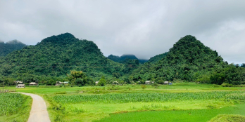 Mai Châu là cái nôi văn hoá du lịch của tỉnh Hoà Bình, mang đậm bản sắc Tây Bắc