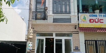 Nhà trệt lầu 61m2, 2pn, đường nhựa thông Buôn Bán