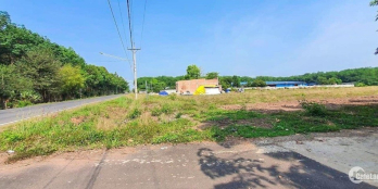 KẸT TIỀN CẦN BÁN LÔ GÓC 1600M2 GẦN CHỢ VÀ KCN MỞ QUÁN NHẬU KINH DOANH TỐT. GIÁ 5