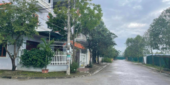 Bán đất đối diện Vinhomes Star City 55m2 rộng 5,5m giá chỉ 1 tỷ 5xx oto đỗ cửa