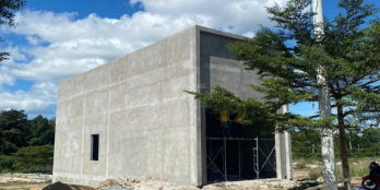 GD xây nhà ở bị thiếu hụt tài chính nên nhượng lại lô đất bên cạnh hướng đông