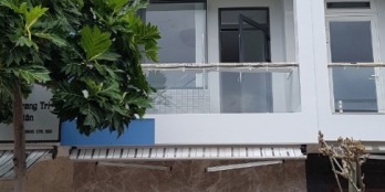 Cho thuê nhà nguyên căn KĐT Hà Quang 2. Đường 8C đối diện công viên.