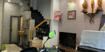 BÁN NHÀ HXT 4 TẦNG 4x11,5 _ HUỲNH VĂN BÁNH P13 PHÚ NHUẬN