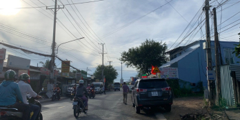 NỀN SƠN ĐÔNG GẦN VÒNG XOAY TÂN THÀNH ĐƯỜNG Ô TÔ 7 CHỖ