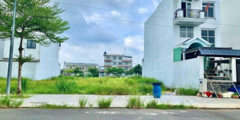 Lô 180m2 mặt tiền đường Hùng Vương giá 900 triệu, sổ đỏ sẵn, duy nhất tại đây