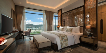 BIỆT THỰ BIỂN VIEW SÂN GOLF LIỀN KỀ SÂN BAY CÓ SẴN NỘI THẤT SỔ HỒNG LÂU DÀI