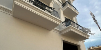 chủ ngộp bank cần ra gấp nhà  3MT góc công viên