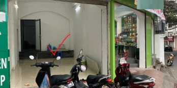 CHO THUÊ LÔ GÓC MBKD HOÀNG HOA THÁM, CẦU GIẤY. DT 30M X 4M. 10 TRIỆU.L/H:0965128