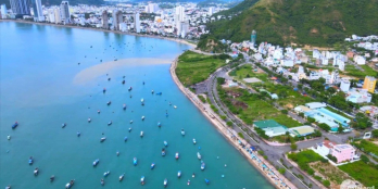 Bán Lô 3 Mặt Tiền Trực Diện Biển Đường Phạm Văn Đồng Nha Trang Ngộp Bank