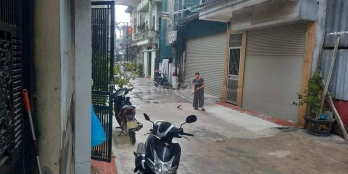 CHO THUÊ KHO GIẢI PHÓNG, DT 60M2 x 6.5M, NGÕ OTO. CHỈ 9 TRIỆU. L/H:0965128850