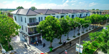 Nhà Phố, Shop House, Mặt Tiền Thuận Lợi Kinh Doanh