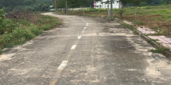 Bán 1000m2 đất có 200m thổ cư, đường xá như hình, shr sẵn, giá 5tr.