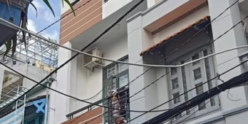 BÁN NHÀ ĐẸP- CHDV MINI 4 TẦNG XE HƠI ĐỔ CỬA-CẠNH KDC HIMLAM- CÓ DÒNG TIỀN THÁNG