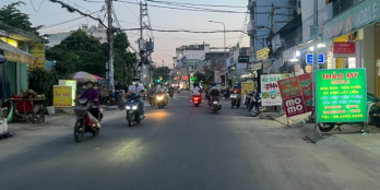 bán gấp nhà MTKD đường Trương Phước Phan, BTĐ, Bình Tân. - DT : 4x26.5m, 10 tỷ