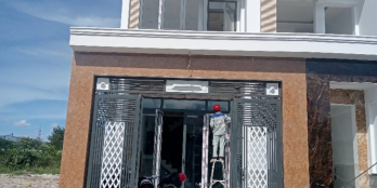 Nhà chính chủ trệt 2 lầu 90m2, sân xe hơi gần chợ Tân Bình