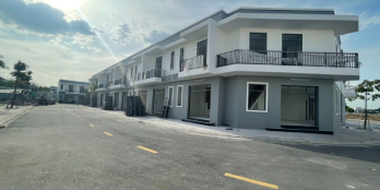 Khai lộc bán gấp nhà 1 trệt 1 lầu nằm liền kề cụm  khu Công nghiệp Mỹ Phước 3.