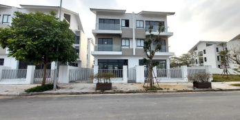 17 tỷ 8 chính chủ gia đình bán căn biệt thự song lập áp góc 165.9m2. View Vành