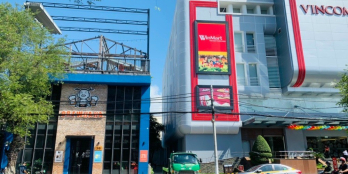 BÁN NHÀ 2 TẦNG MẶT TIỀN ĐƯỜNG THÁI NGUYÊN  - NGANG 11M - CẠNH VINCOM