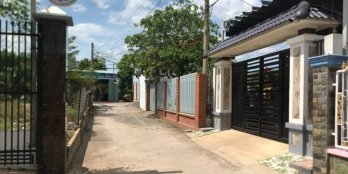 Cần bán gấp đất có nhà Thị Trấn Long Thành Đường Lê Duẩn DT 100m , sổ riêng