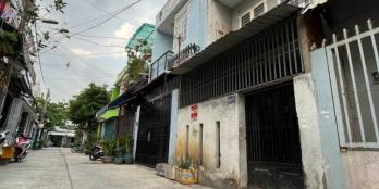 Nhà cấp 4 cũ bán rẻ lấy lộc cho khách tự tân trag