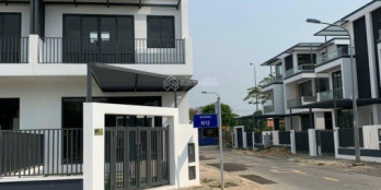 Bán nhanh 1 căn góc 2 mặt tiền đối diện công viên, DT 101,5m2, giá chỉ 8tỷ850