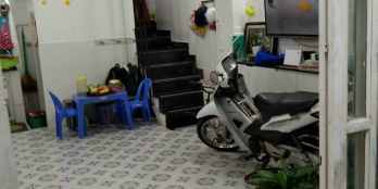 Bán nhà Q7 4,2x6,5 giá: 2,3tỷ 1trệt 1lầu 2PN 2WC sổ hồngn riêng